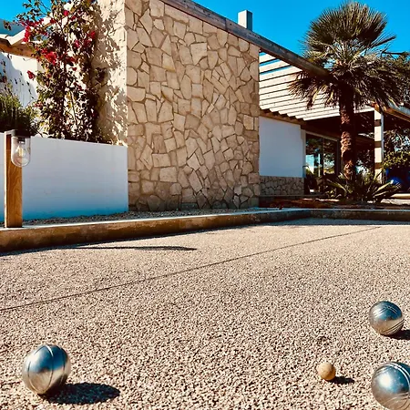 فيلة Casa Vermelha مونكاراباشو