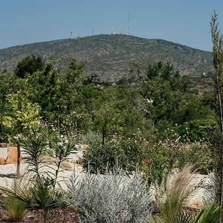 Casa Vermelha فيلة مونكاراباشو